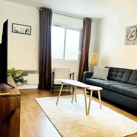 Bel Renove Dans Une Calme Caen